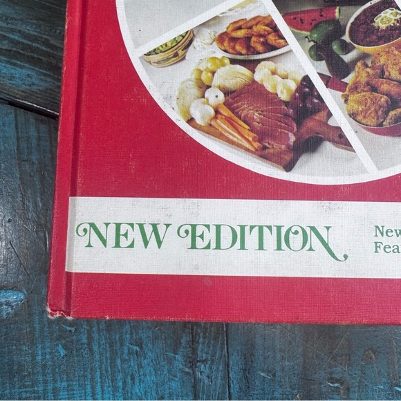 Vintage 1979 The New World Encyclopedia of Cooking Recipe Cookbook - Picture 6 of 14